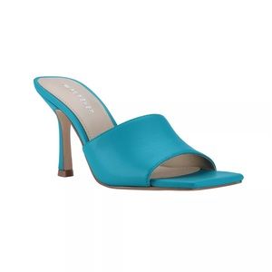 MARC FISHER - BRAND NEW - 9.5 size (regular width) 🌴💙🩵